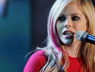 Αβρίλ Λαβίν: «Είχα αποδεχτεί τον θάνατο και ένιωθα ήδη το σώμα μου να σβήνει»